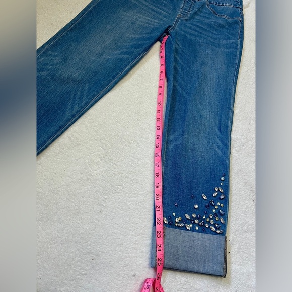 Chico's Jewel Cuffed Pull-On Ankle Jegging Cropped Jeans - 8R (31") - Picture 5 of 11